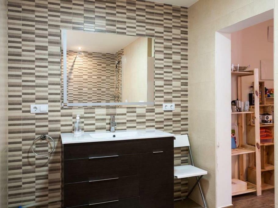 Apartamento En Casa Historica En La Playa Valencia Luaran gambar