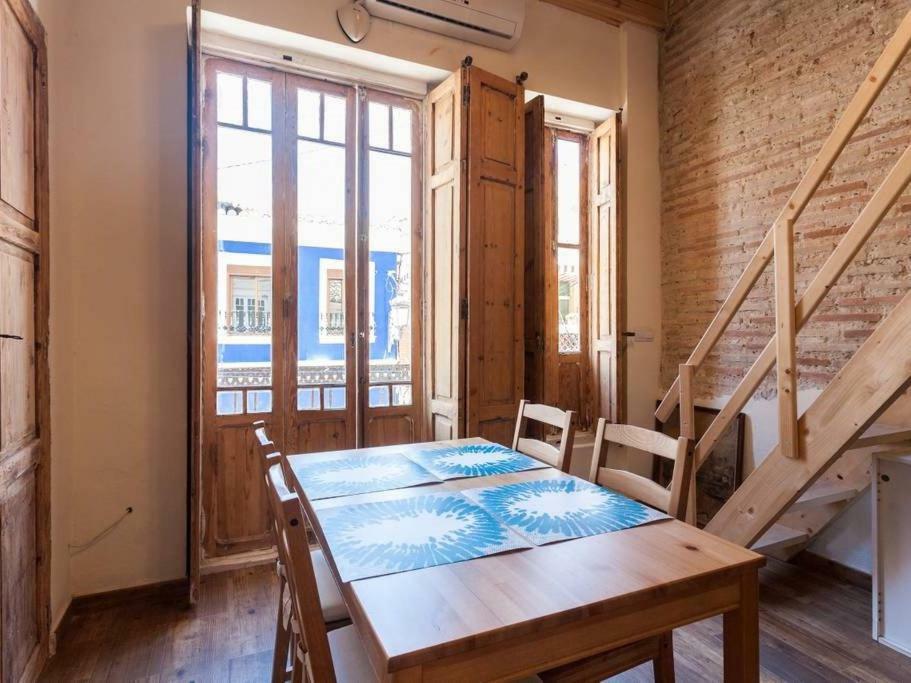 Apartamento En Casa Historica En La Playa Valencia Luaran gambar